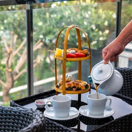 Golden Tulip Beachfront