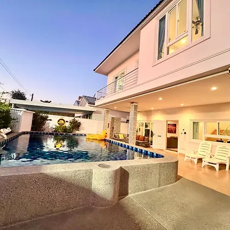 วิลล่า Relax Pool Near Walking Street,jacuzzi ,bbq 5bed 6bath House54 *