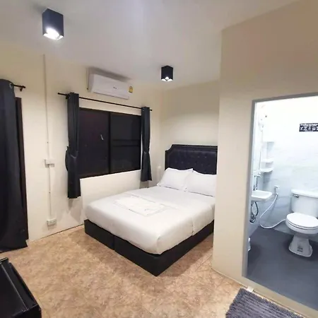 Hotel The One