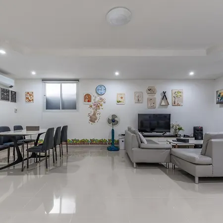 Luxury 5 Bedrooms Pool With Terrace Pattaya