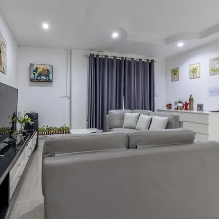 Luxury 5 Bedrooms Pool With Terrace