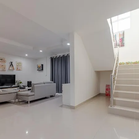 Luxury 5 Bedrooms Pool With Terrace *