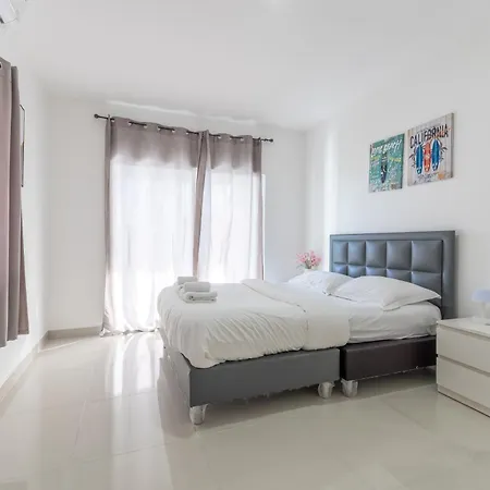 Luxury 5 Bedrooms Pool With Terrace วิลล่า *