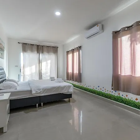 Luxury 5 Bedrooms Pool With Terrace วิลล่า *