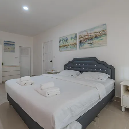 Luxury 5 Bedrooms Pool With Terrace * Pattaya