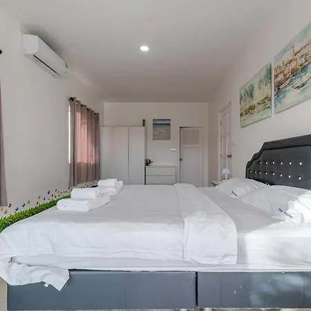 วิลล่า Luxury 5 Bedrooms Pool With Terrace Pattaya