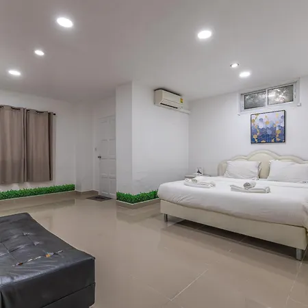 Luxury 5 Bedrooms Pool With Terrace Pattaya