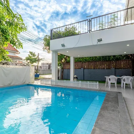 วิลล่า Luxury 5 Bedrooms Pool With Terrace