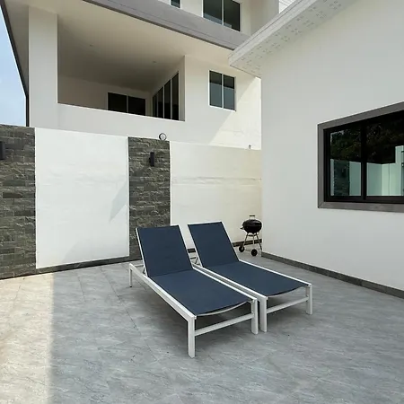 Pool 430 Nearby Walking Street *