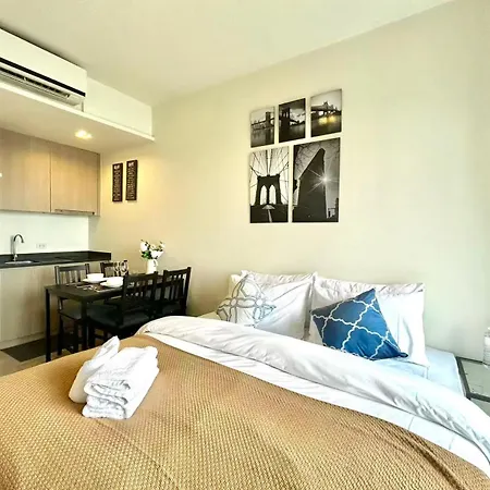 อพาร์ทเม้น Unixx Sea View *