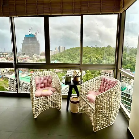 Unixx Sea View Pattaya