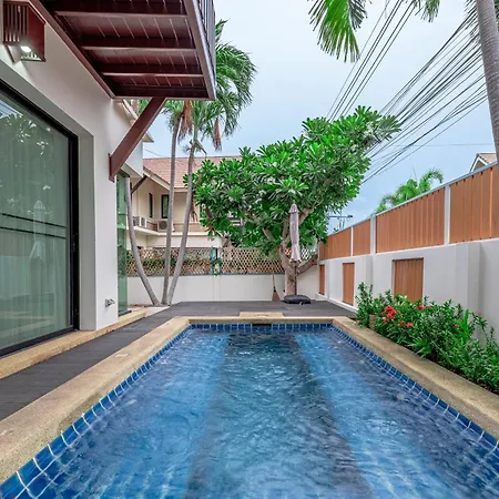 Thai 3b Pool Near Hollywood วิลล่า