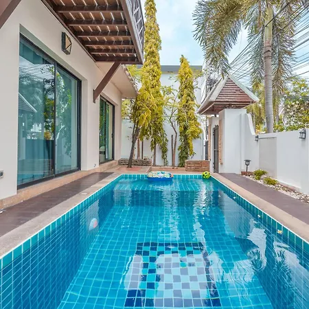 Thai Ins-style Pool 3br Near Hollywood Villa