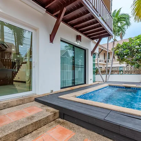 Thai 3b Pool Near Hollywood Pattaya