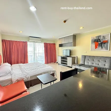 Large Pool-view With Balcony - Tw Platinum Suites, Jomtien Holiday home *