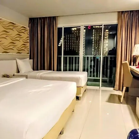 Holi Pty 3* Pattaya