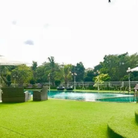 Hotel First Pacific & Convention 4*