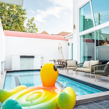 Villa Lagoon Breeze 4br Pool Near Walking Street Pattaya