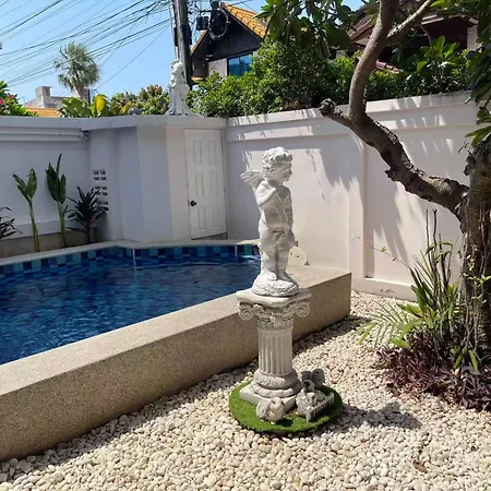 T2-central Pool Near Walking Street Pattaya
