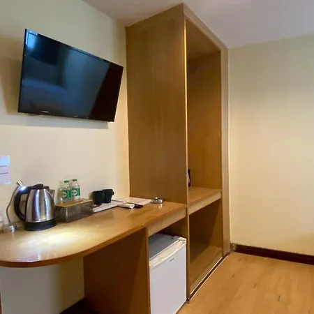 Sea Place Soi 7 Inn *