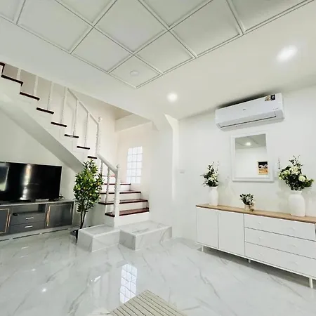 Corrib Village Phratamnak Prime Location 4bdr Villa,pool Pattaya