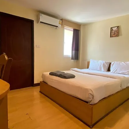 Sea Place Soi 7 Inn