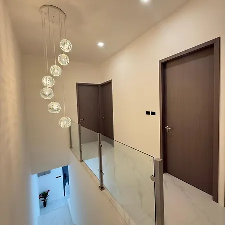 Villa La Richie - Luxury Townhouse In A Comfortable Area *