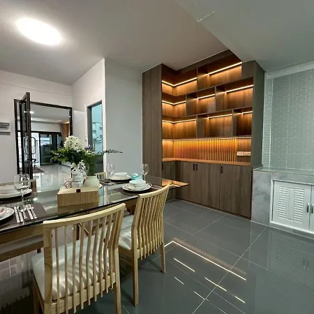 Apples Townhouse