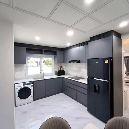 Corrib Village Phratamnak Cozy 4 Bdr Pool * Pattaya