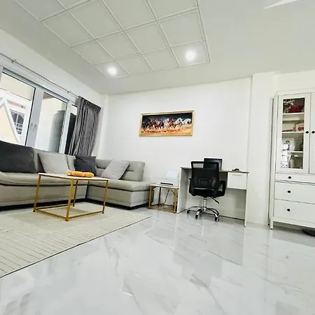 Corrib Village Phratamnak Cozy 4 Bdr Pool Pattaya