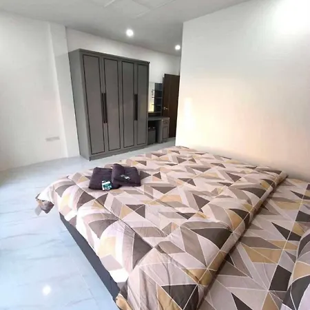 Corrib Village Phratamnak Prime Location 4bdr Villa,pool Villa Pattaya