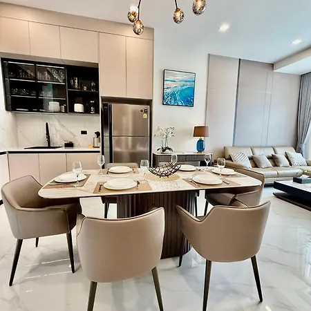 La Richie - Luxury Townhouse In A Comfortable Area