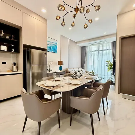 La Richie - Luxury Townhouse In A Comfortable Area *