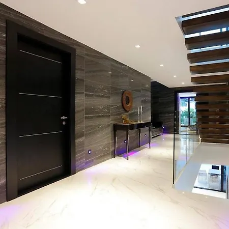 1600m Nearly Walkstreet Elevator