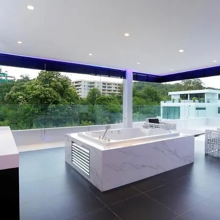 1600m Nearly Walkstreet Elevator Villa Pattaya