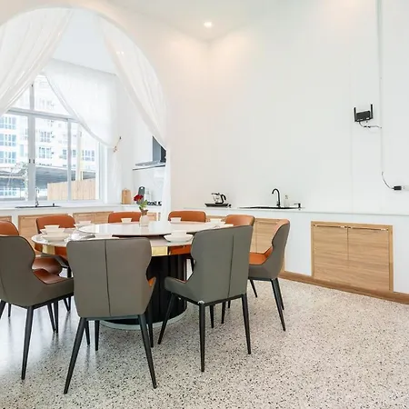 Location 5br Pool Downtown * Pattaya