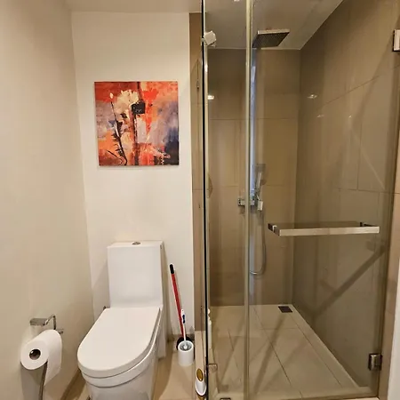 Unixx South Apartment *