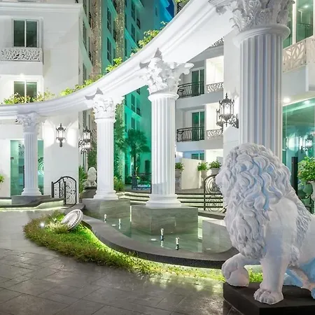 Style Living - Great Location At