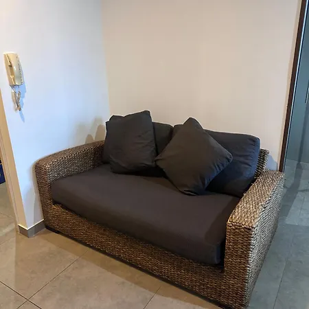 Unixx South Apartment *