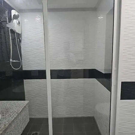 Pool View Pet Friendly Siam Oriantal Tropical Thailand Apartment Pattaya