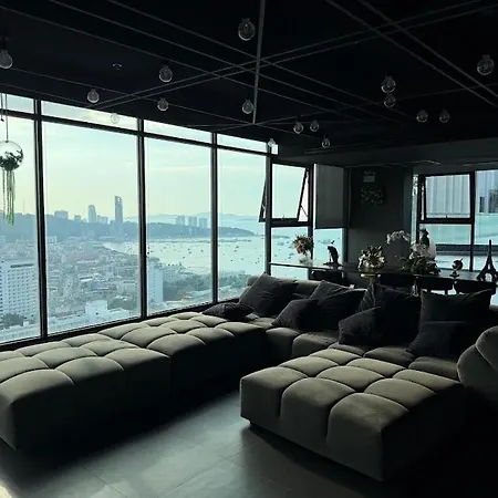 The Base อพาร์ทเม้น *