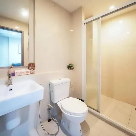 The Base High Floor And Seaview Apartment Pattaya