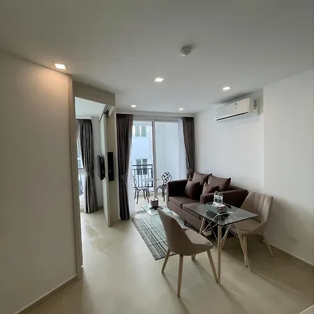 Beautiful 1 Bedroom With Big Balcony And Lagoon Pool Apartment *