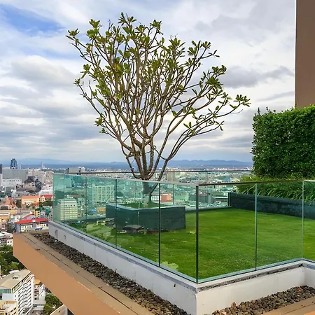 Sea View High Floor 2 Bedroom Near Walking Street Pattaya