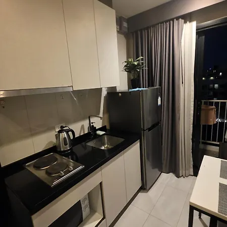 The Base Pattaya Seaview Free Pick Up อพาร์ทเม้น