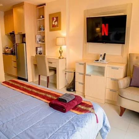 Ideally Located On Jomtien Phratamnak *