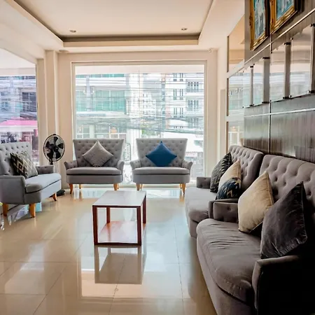 Ideally Located On Jomtien Phratamnak Pattaya