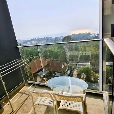 อพาร์ทเม้น Pattaya Sea View Room In Andromeda Condo *