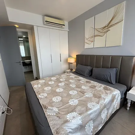 Sea View High Floor 2 Bedroom Near Walking Street