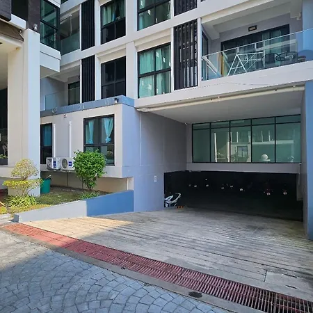 Pool View Pet Friendly Siam Oriantal Tropical Thailand Apartment Pattaya